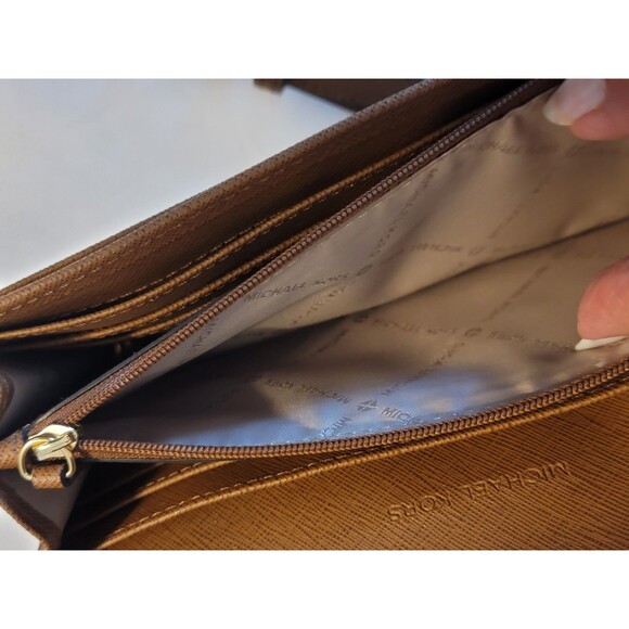 Michael Kors Jet Set Crossbody Wallet Clutch EUC - Picture 5 of 11